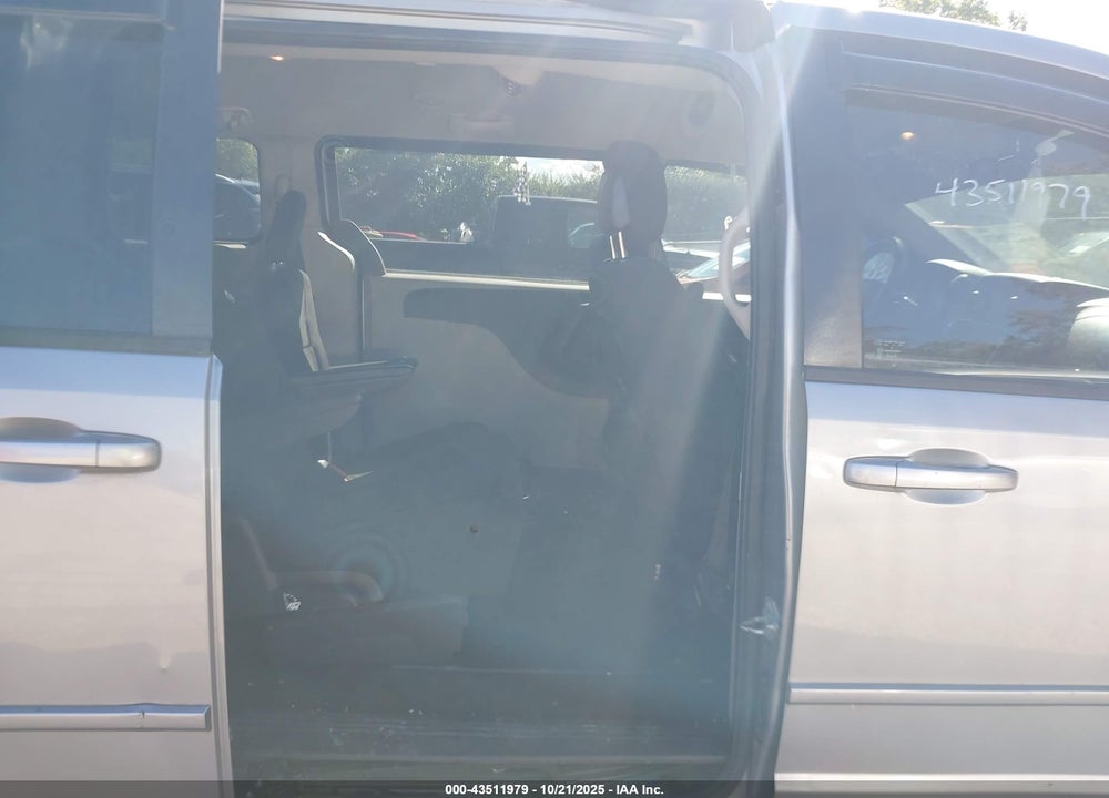 2014 DODGE GRAND CARAVAN VIN: 2C4RDGCG2ER214496