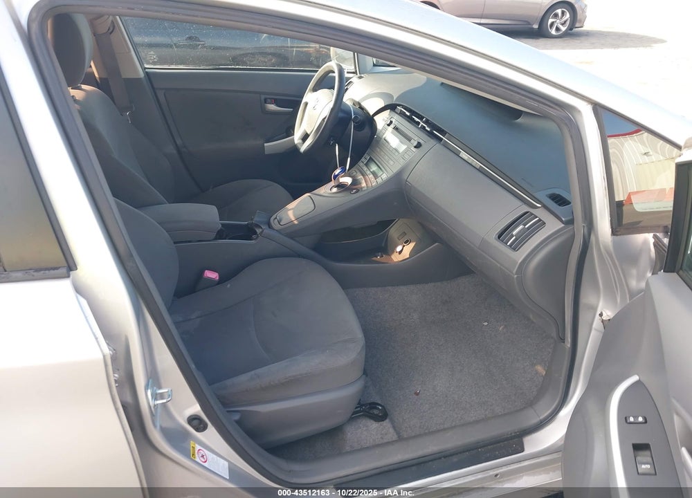 2011 TOYOTA PRIUS TWO VIN: JTDKN3DU5B5295983