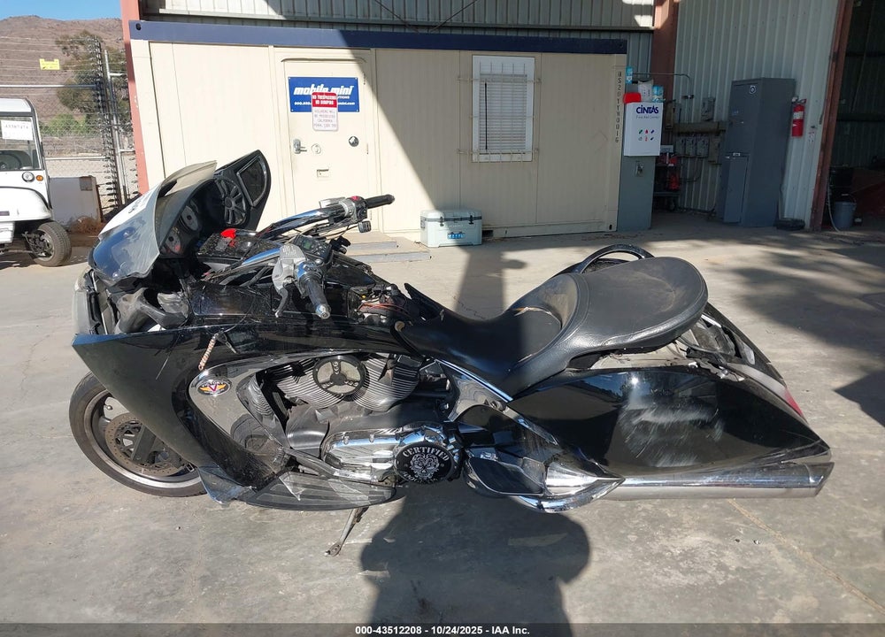 2008 VICTORY MOTORCYCLES VISION VIN: 5VPSD36D883002258