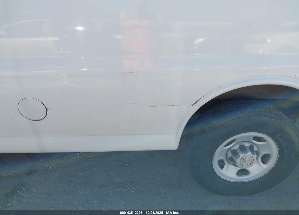 2008 CHEVROLET EXPRESS WORK VAN VIN: 1GCGG25C981215438