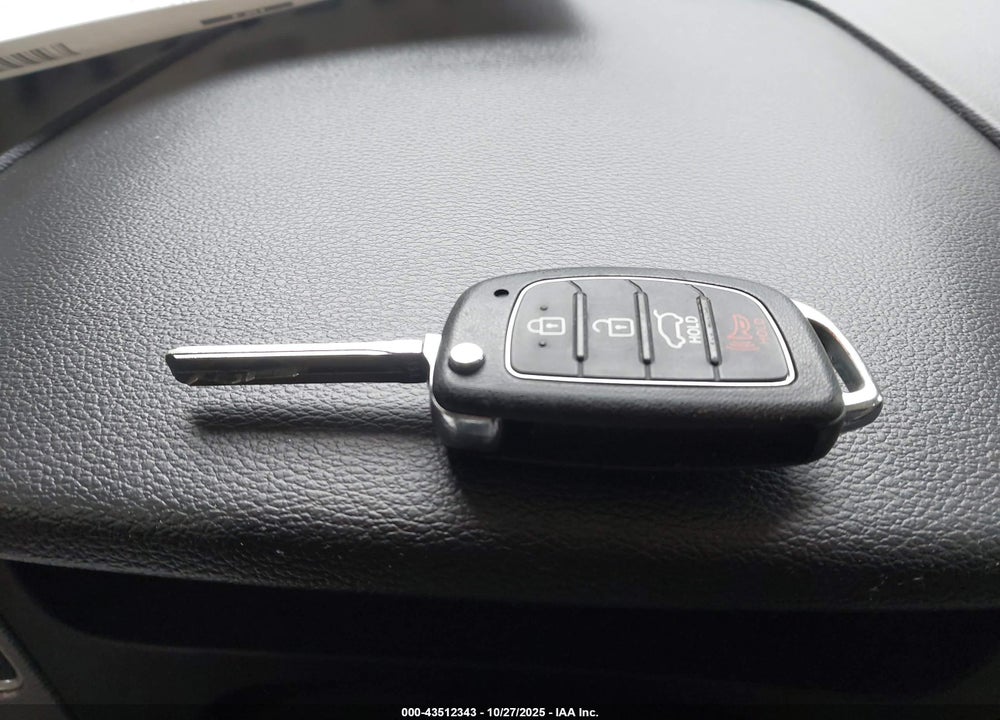 2016 HYUNDAI SONATA SE VIN: 5NPE24AF0GH337582
