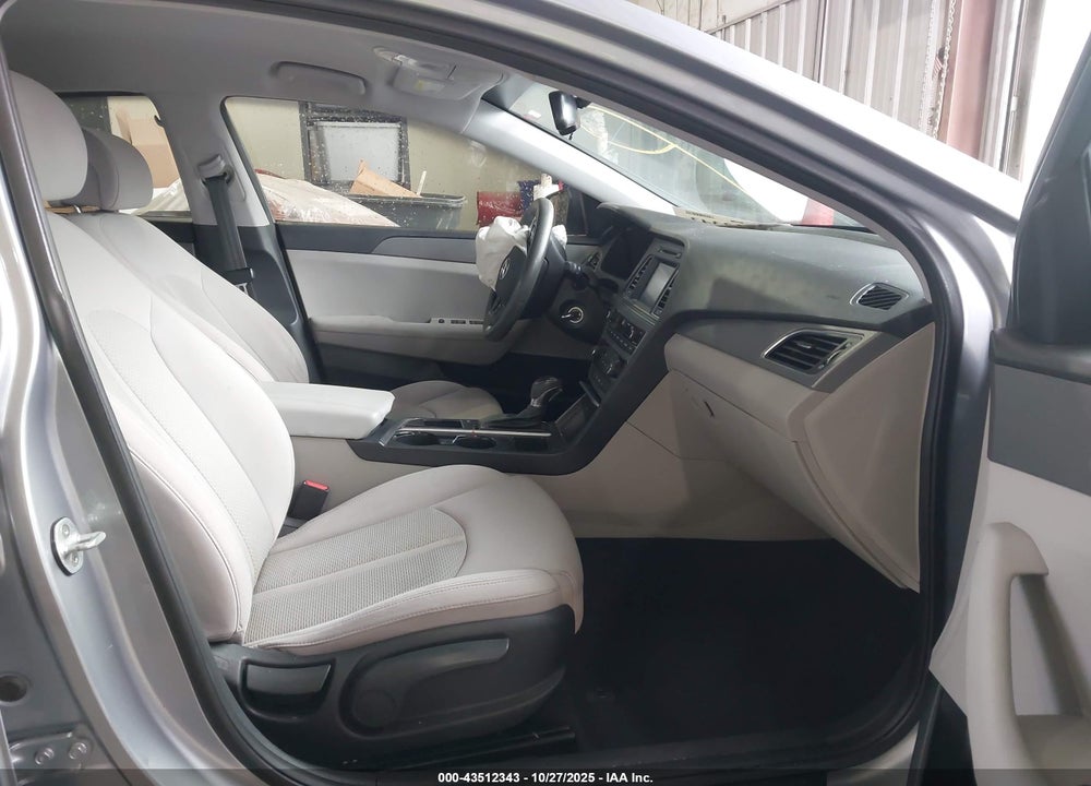 2016 HYUNDAI SONATA SE VIN: 5NPE24AF0GH337582