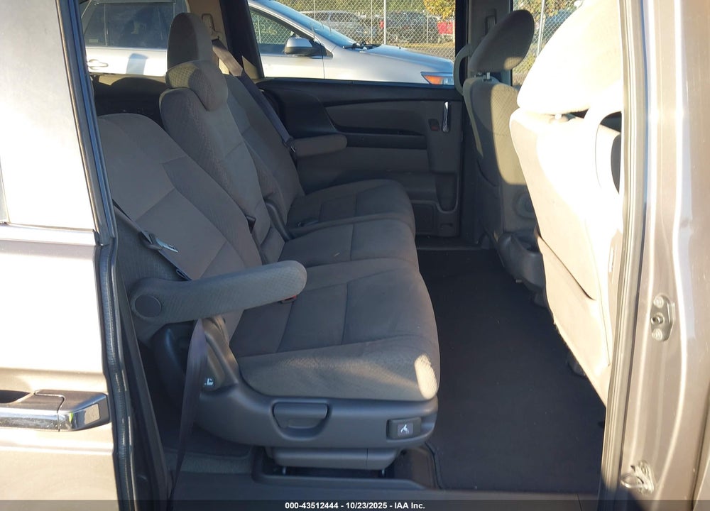 2016 HONDA ODYSSEY SE VIN: 5FNRL5H39GB118778