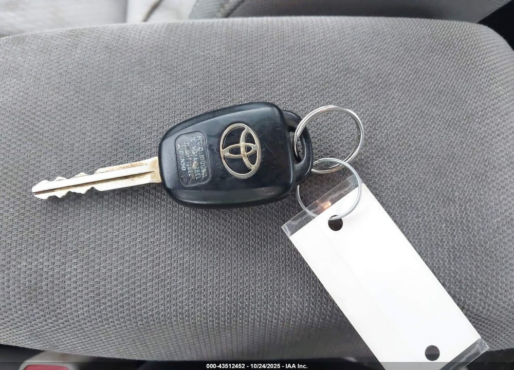 2014 TOYOTA COROLLA LE VIN: 5YFBURHEXEP081104