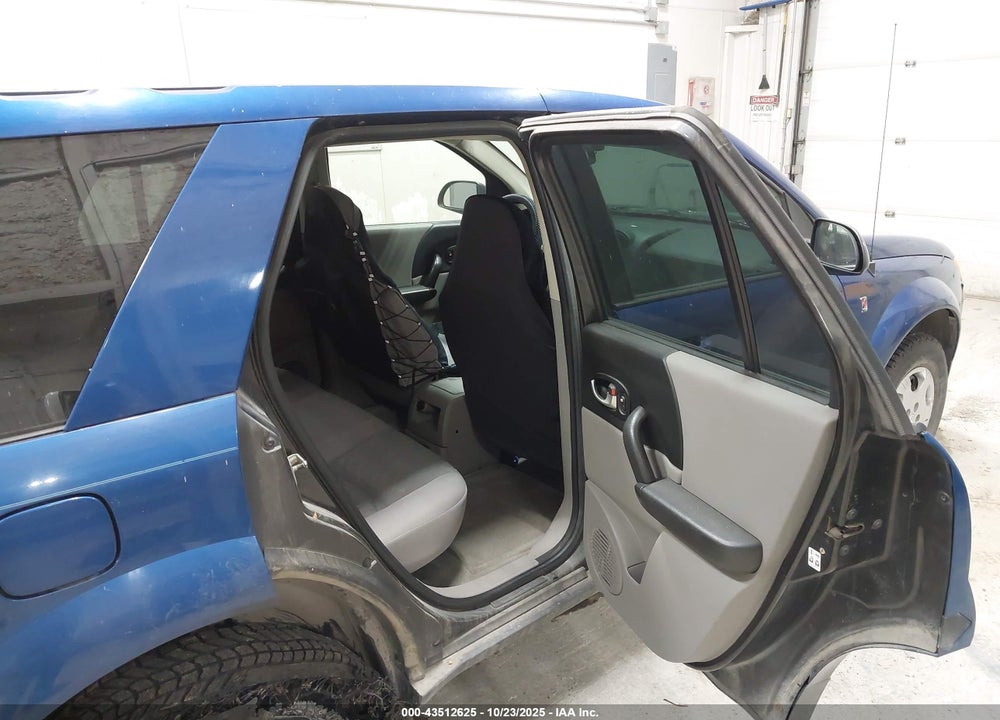 2005 SATURN VUE 4 CYL VIN: 5GZCZ33D85S868227