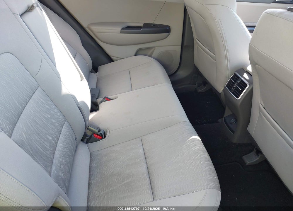 2017 KIA SPORTAGE VIN: KNDPMCAC8H7041816