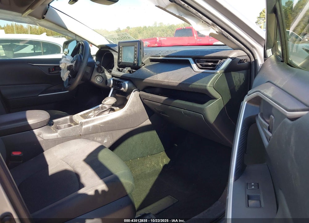 2019 TOYOTA RAV4 LE VIN: JTMH1RFV0KD003869