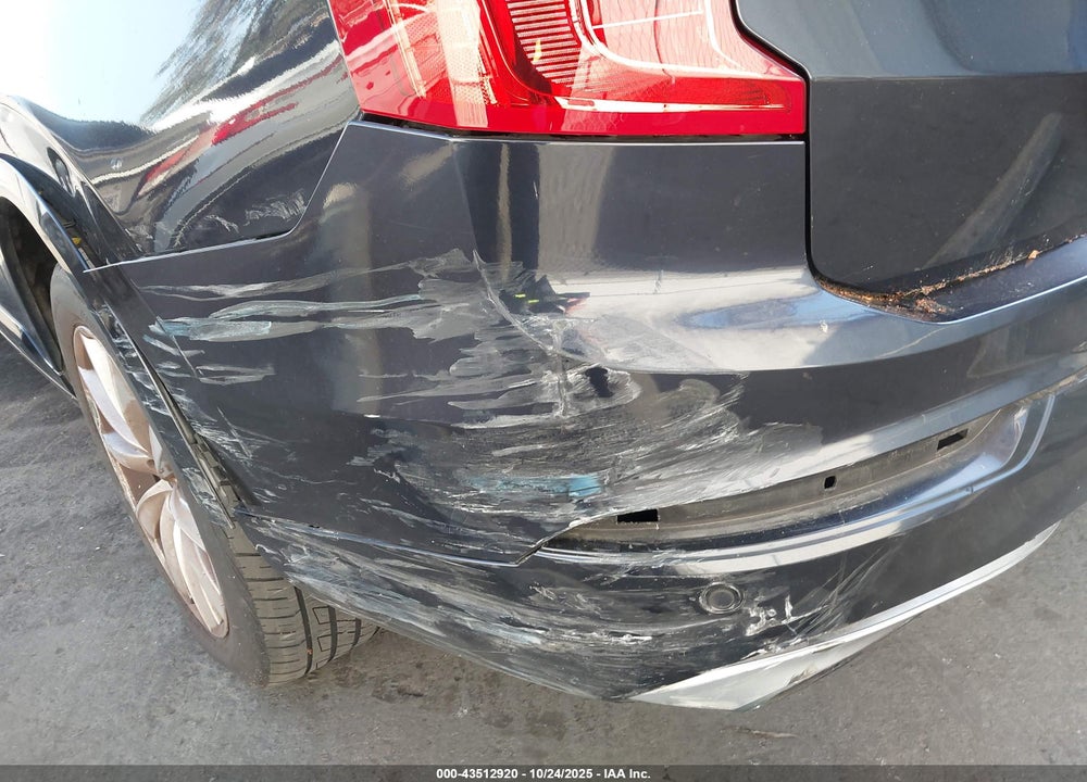 2016 VOLVO XC90 T6 MOMENTUM VIN: YV4A22PK9G1041469