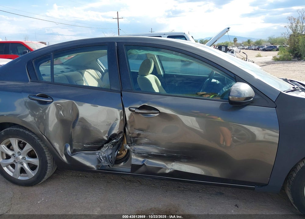 2011 MAZDA 3 I TOURING VIN: JM1BL1VG7B1480112