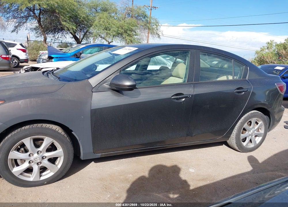 2011 MAZDA 3 I TOURING VIN: JM1BL1VG7B1480112