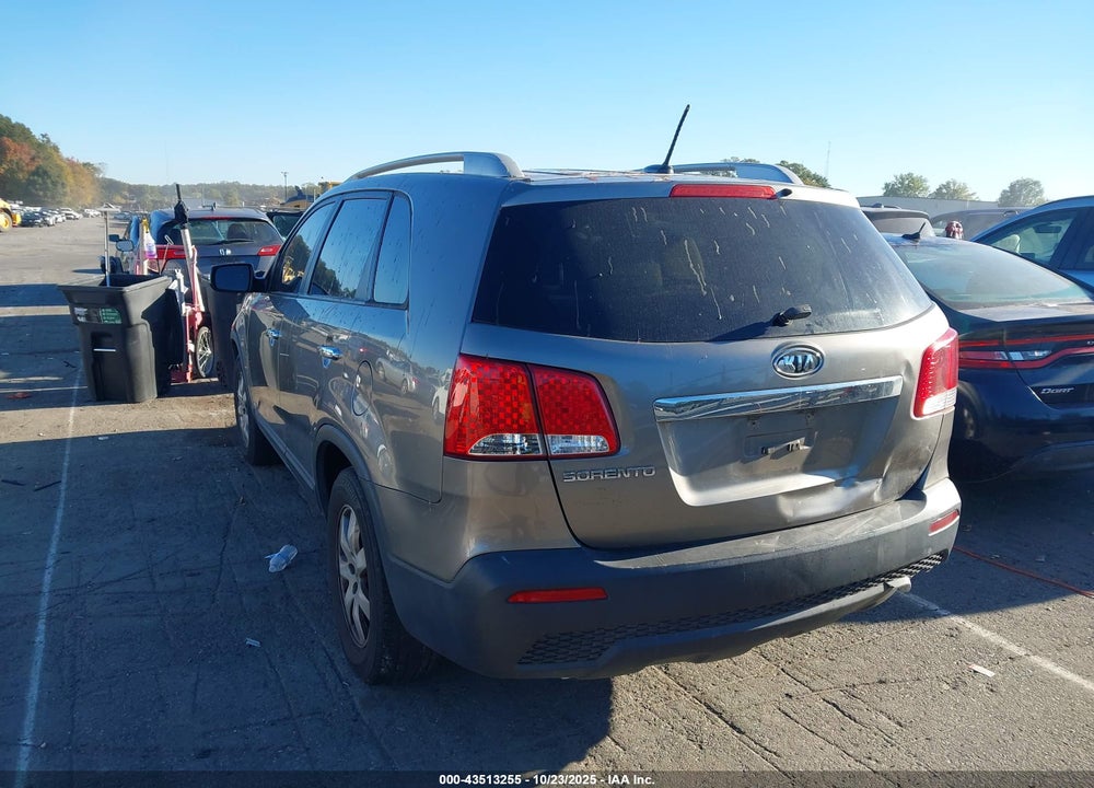 2013 KIA SORENTO LX V6 VIN: 5XYKTDA20DG403855