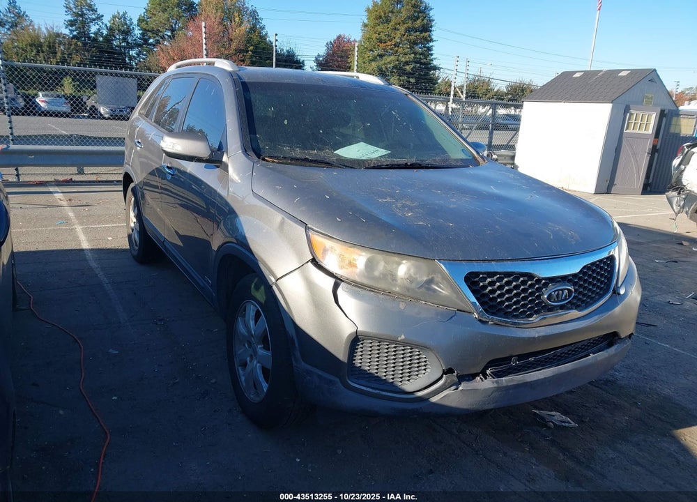 2013 KIA SORENTO LX V6 VIN: 5XYKTDA20DG403855