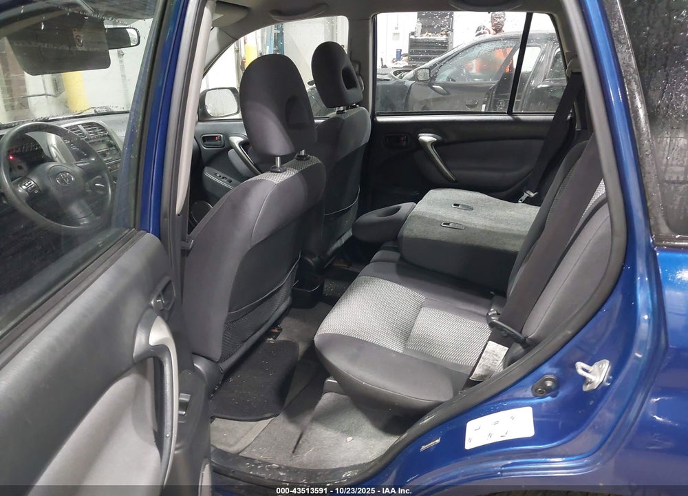 2005 TOYOTA RAV4 VIN: JTEHD20V750053697