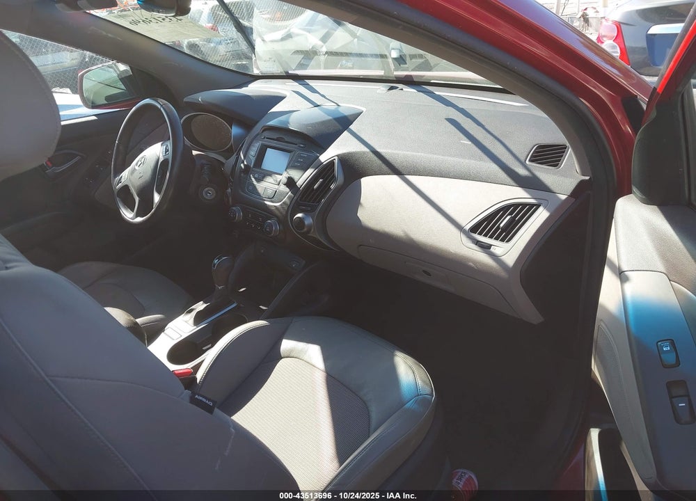 2014 HYUNDAI TUCSON SE VIN: KM8JU3AG8EU896033
