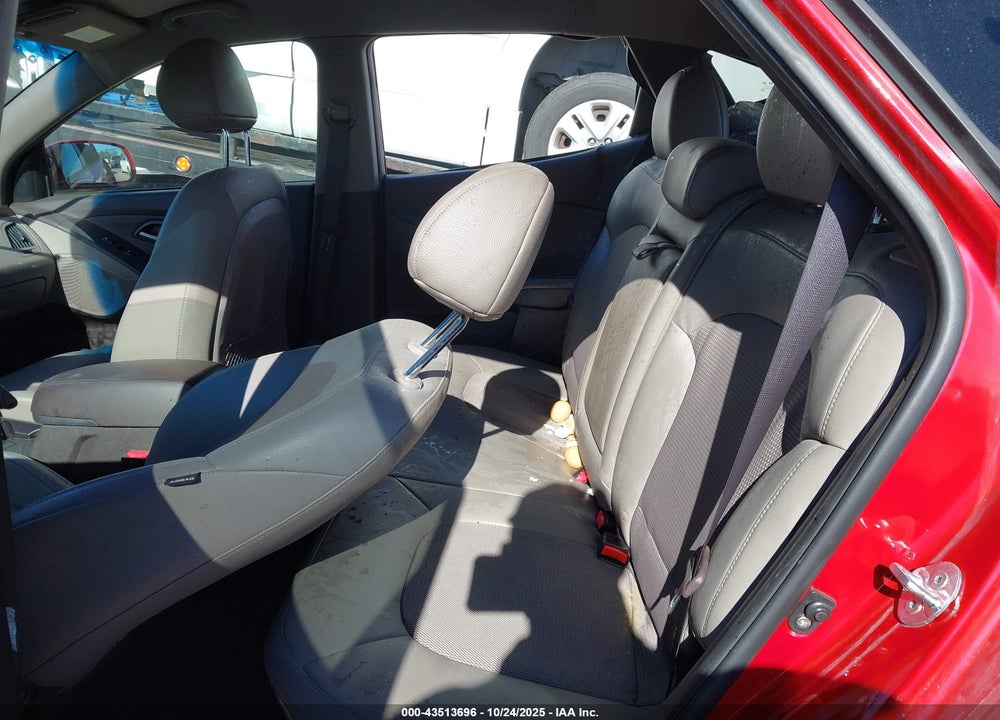 2014 HYUNDAI TUCSON SE VIN: KM8JU3AG8EU896033