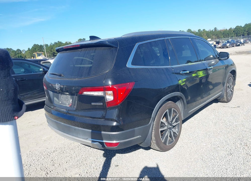 2019 HONDA PILOT TOURING VIN: 5FNYF5H91KB011966