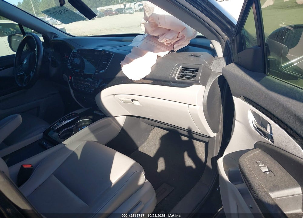 2019 HONDA PILOT TOURING VIN: 5FNYF5H91KB011966