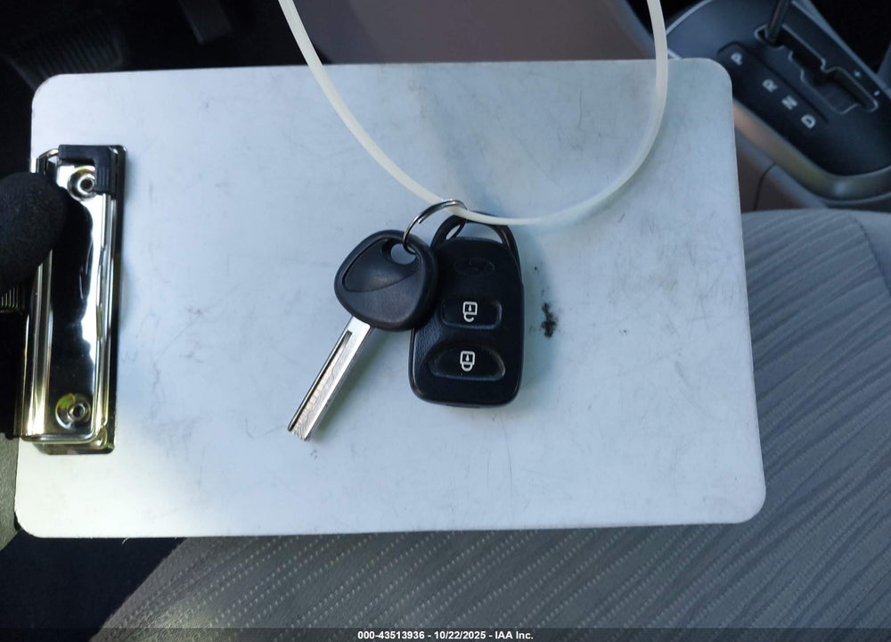 2016 HYUNDAI ACCENT VIN: KMHCT4AE5GU107789