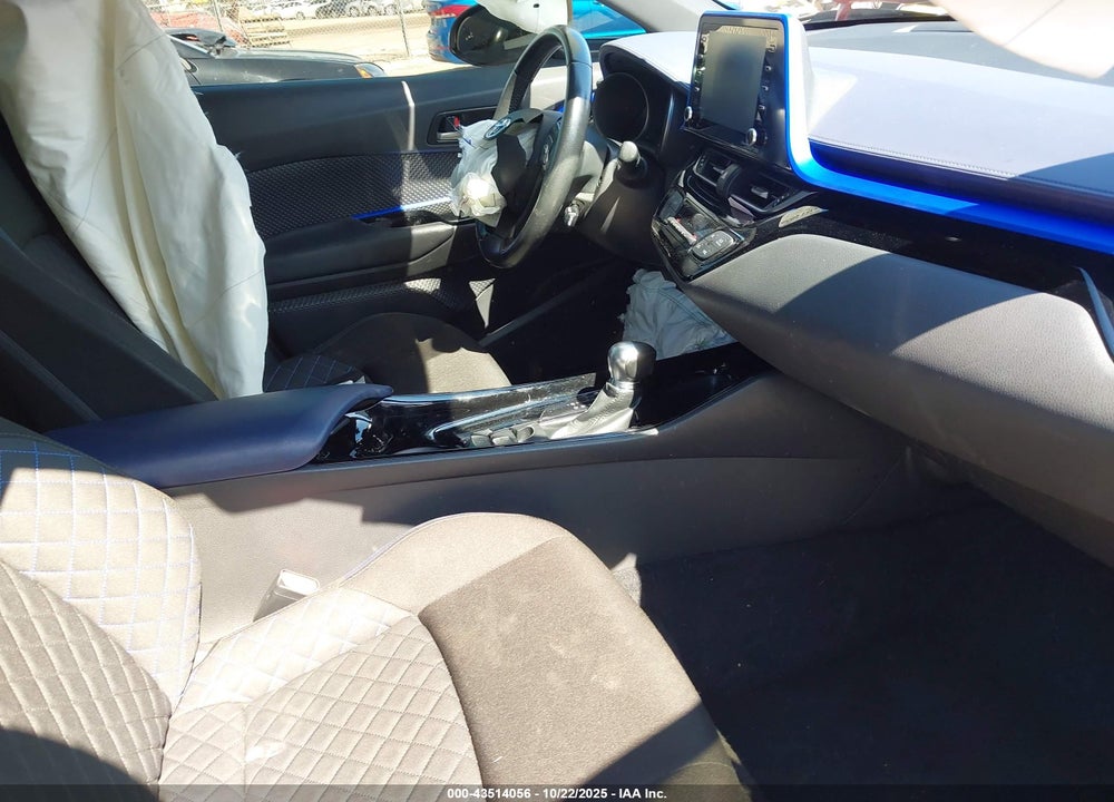 2020 TOYOTA C-HR XLE VIN: JTNKHMBX0L1087461