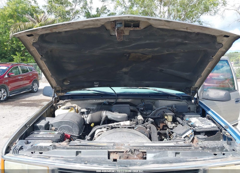 1999 CHEVROLET TAHOE LT VIN: 1GNEC13R0XR145632