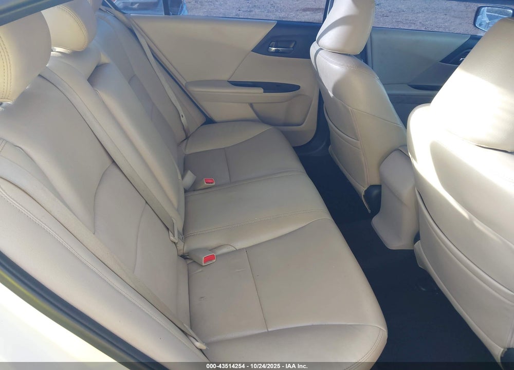 2013 HONDA ACCORD VIN: 1HGCR2F39DA226992