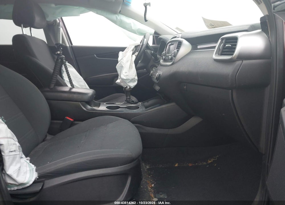 2016 KIA SORENTO 2.4L LX VIN: 5XYPGDA37GG144286