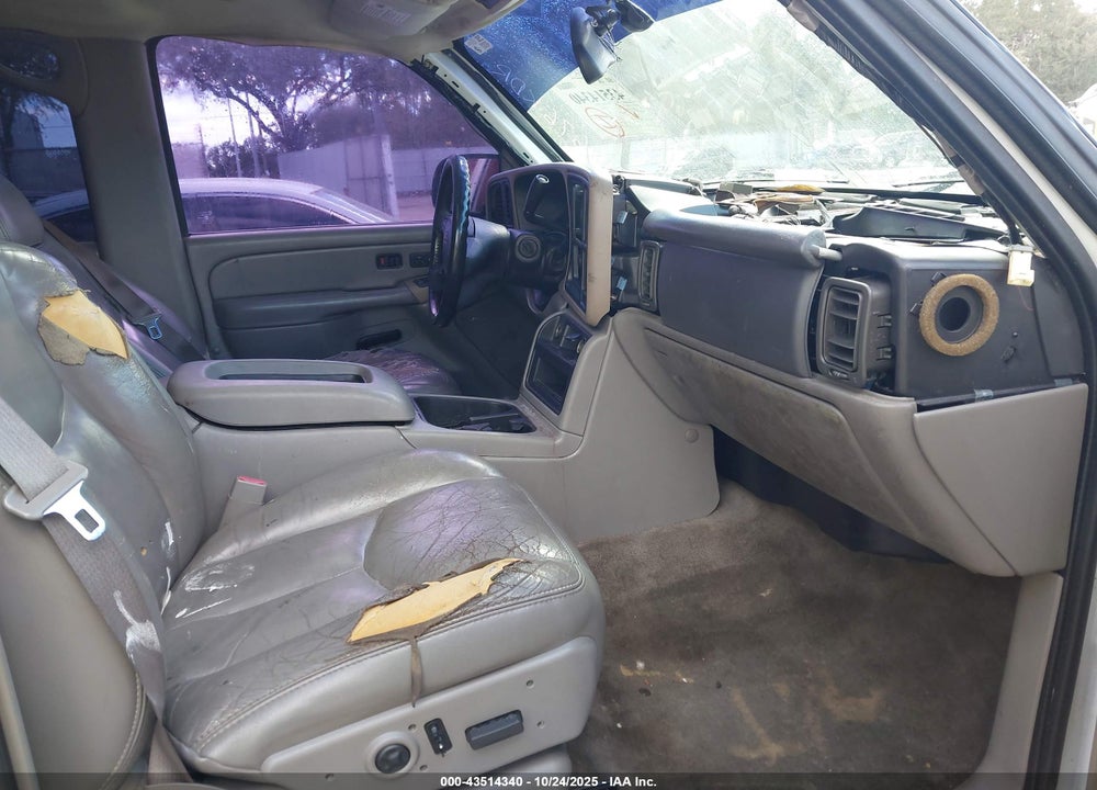 2005 CHEVROLET TAHOE Z71 VIN: 1GNEC13T25R216676
