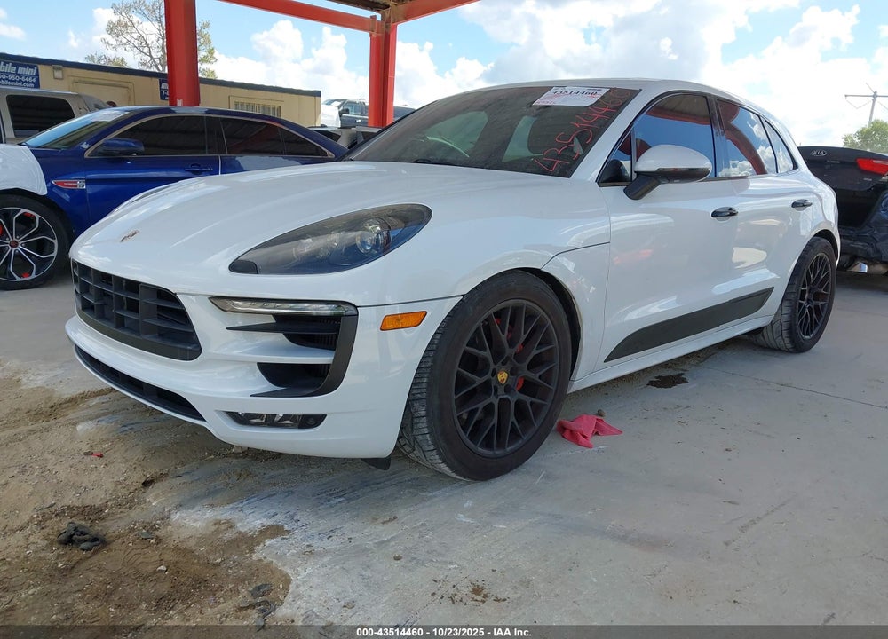 2018 PORSCHE MACAN GTS VIN: WP1AG2A5XJLB62058