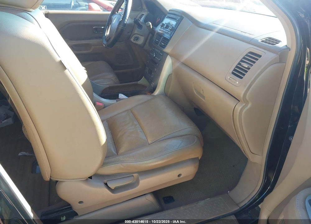 2007 HONDA PILOT EX-L VIN: 5FNYF28637B030255