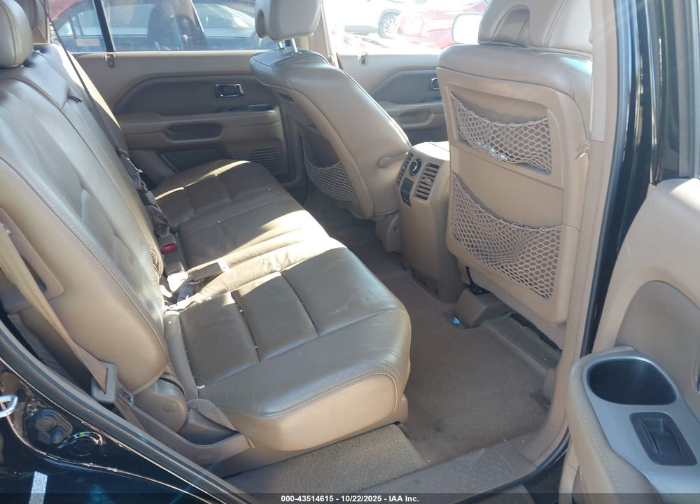 2007 HONDA PILOT EX-L VIN: 5FNYF28637B030255