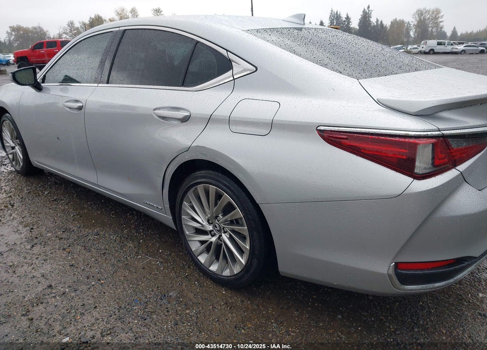 2019 LEXUS ES 300H LUXURY VIN: JTHB21B13K2027326