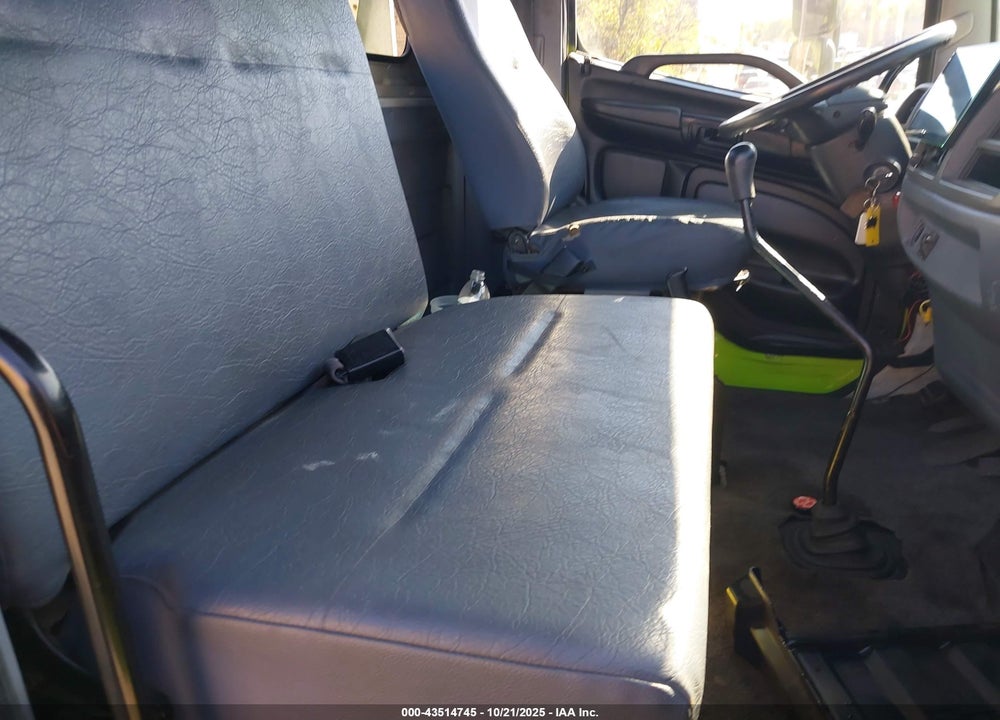 2005 HINO 165 VIN: JHBNB6JM851S10049