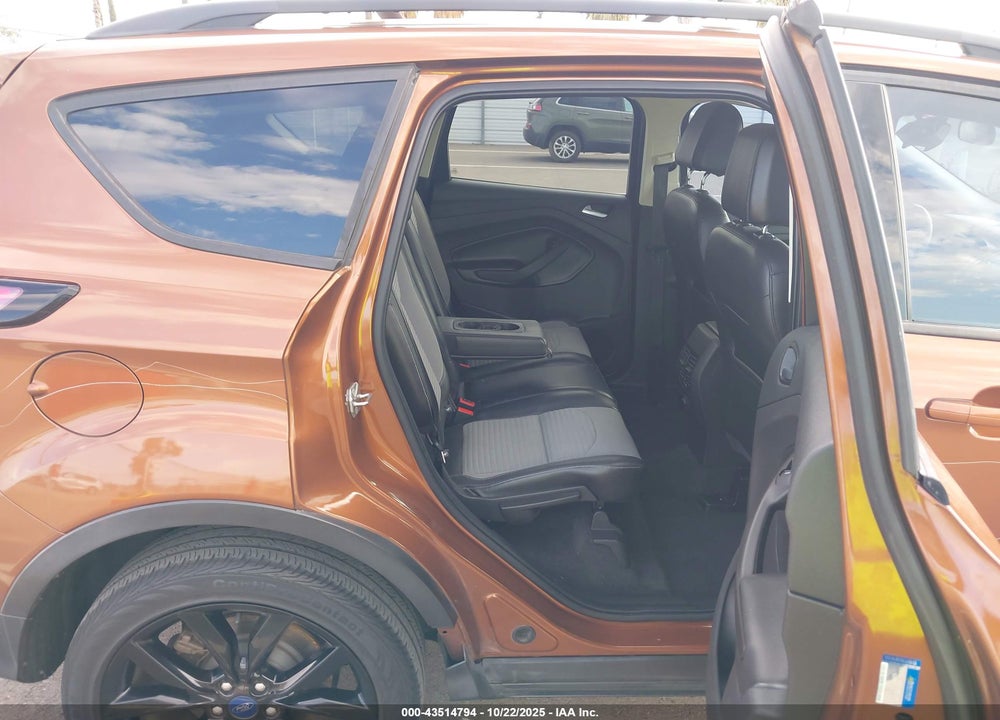 2017 FORD ESCAPE SE VIN: 1FMCU9GD3HUC27231