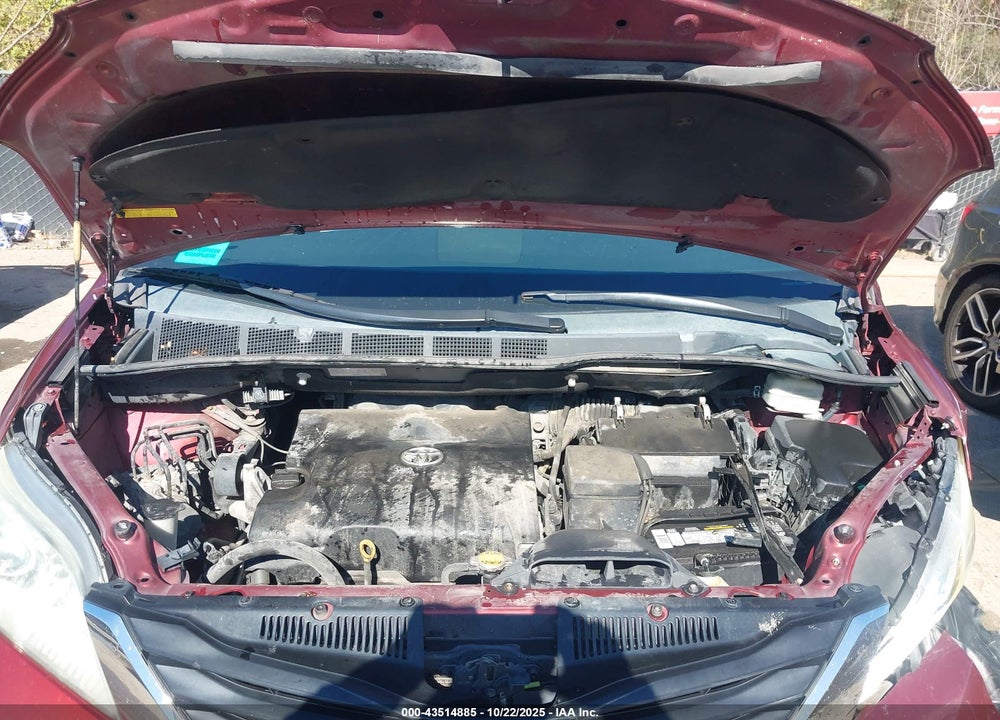 2011 TOYOTA SIENNA LE V6 VIN: 5TDKK3DC3BS080158