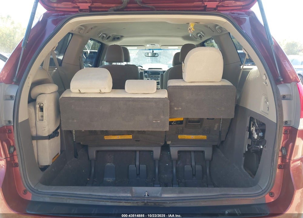 2011 TOYOTA SIENNA LE V6 VIN: 5TDKK3DC3BS080158