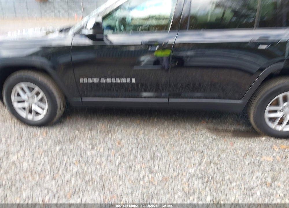 2024 JEEP GRAND CHEROKEE L LAREDO X 4X4 VIN: 1C4RJKAGXR8618842