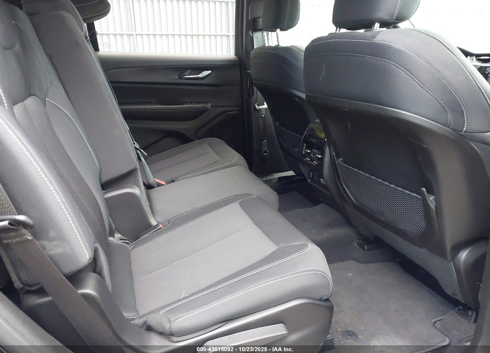 2024 JEEP GRAND CHEROKEE L LAREDO X 4X4 VIN: 1C4RJKAGXR8618842
