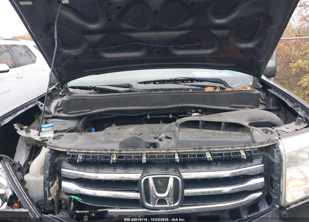 2015 HONDA PILOT VIN: 5FNYF4H38FB019252