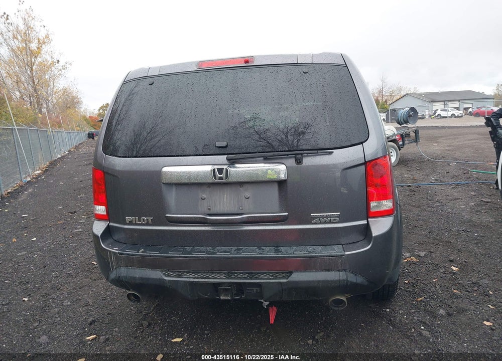 2015 HONDA PILOT VIN: 5FNYF4H38FB019252