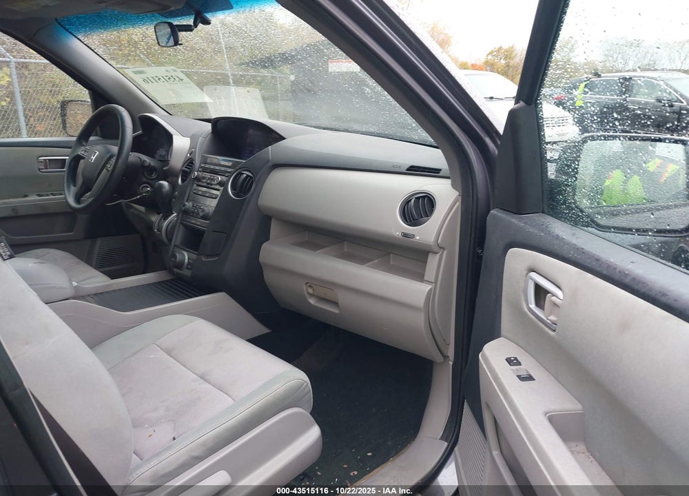 2015 HONDA PILOT VIN: 5FNYF4H38FB019252