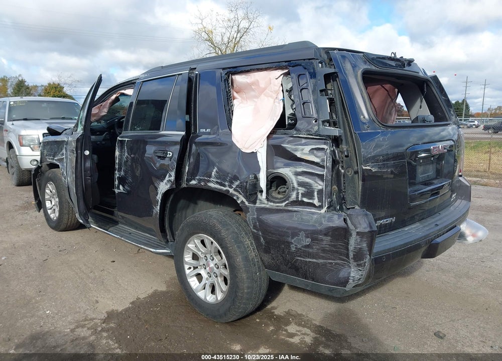 2018 GMC YUKON SLE VIN: 1GKS2AKC1JR112629