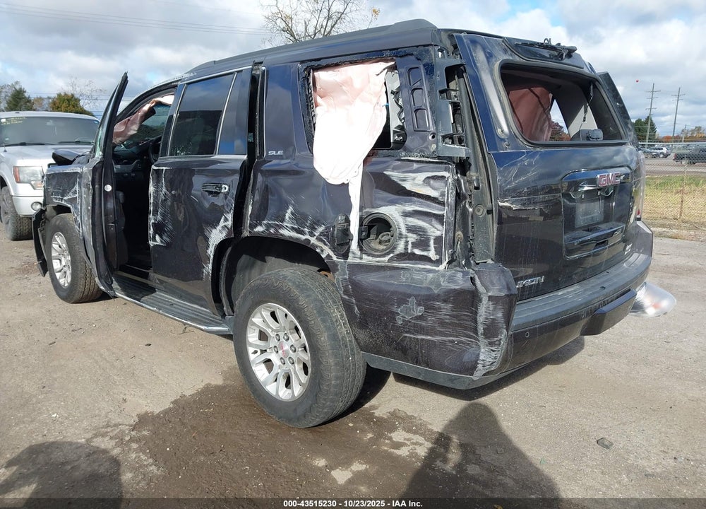 2018 GMC YUKON SLE VIN: 1GKS2AKC1JR112629