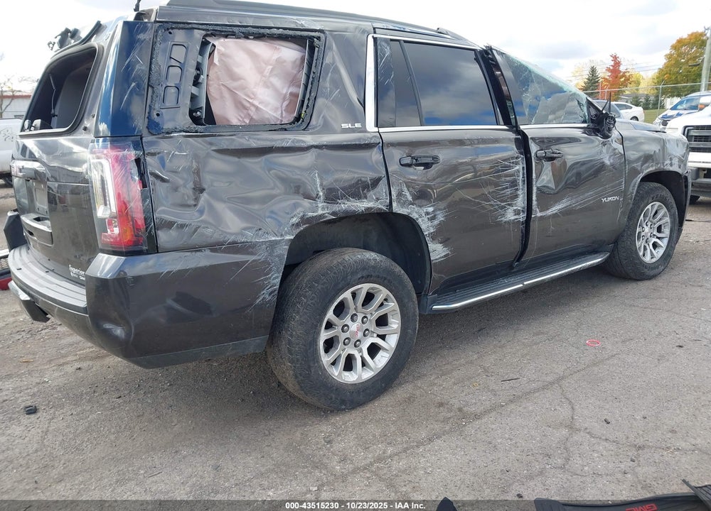 2018 GMC YUKON SLE VIN: 1GKS2AKC1JR112629