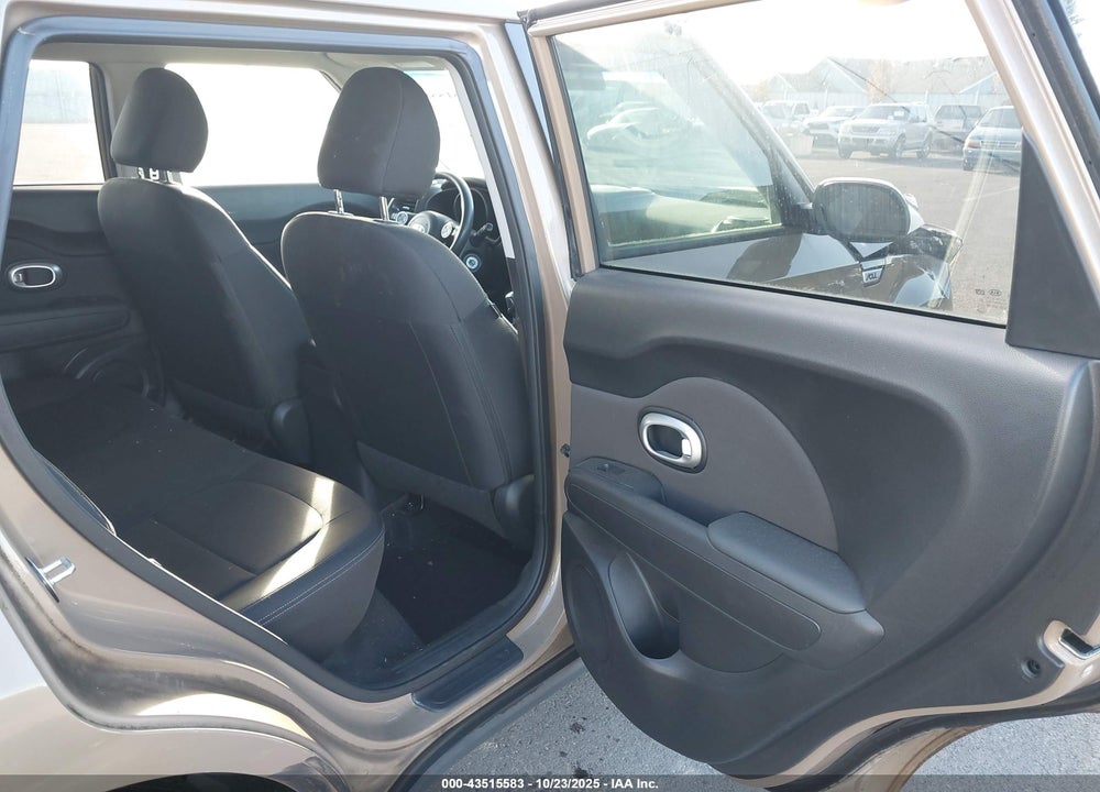 2015 KIA SOUL VIN: KNDJN2A25F7215049