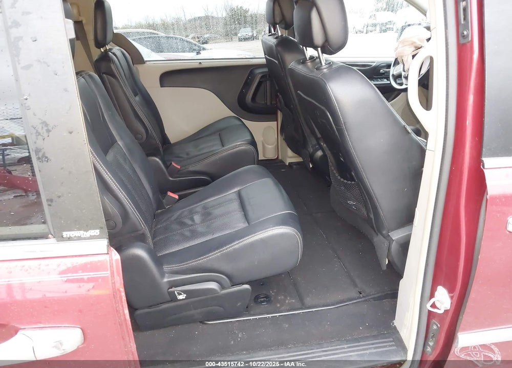 2014 CHRYSLER TOWN & COUNTRY VIN: 2C4RC1CG2ER273287