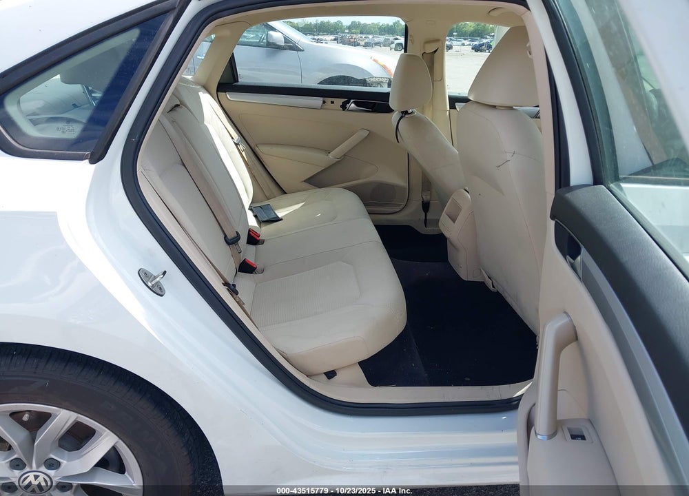 2018 VOLKSWAGEN PASSAT 2.0T R-LINE/2.0T S VIN: 1VWAA7A36JC043600