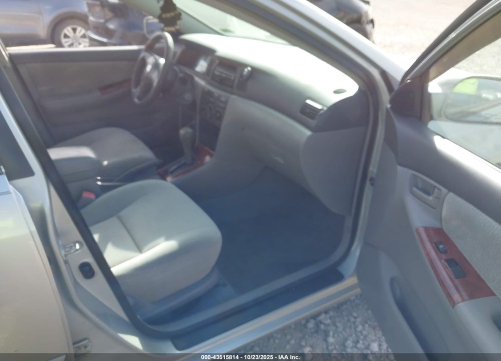 2004 TOYOTA COROLLA LE VIN: 2T1BR32E24C300272