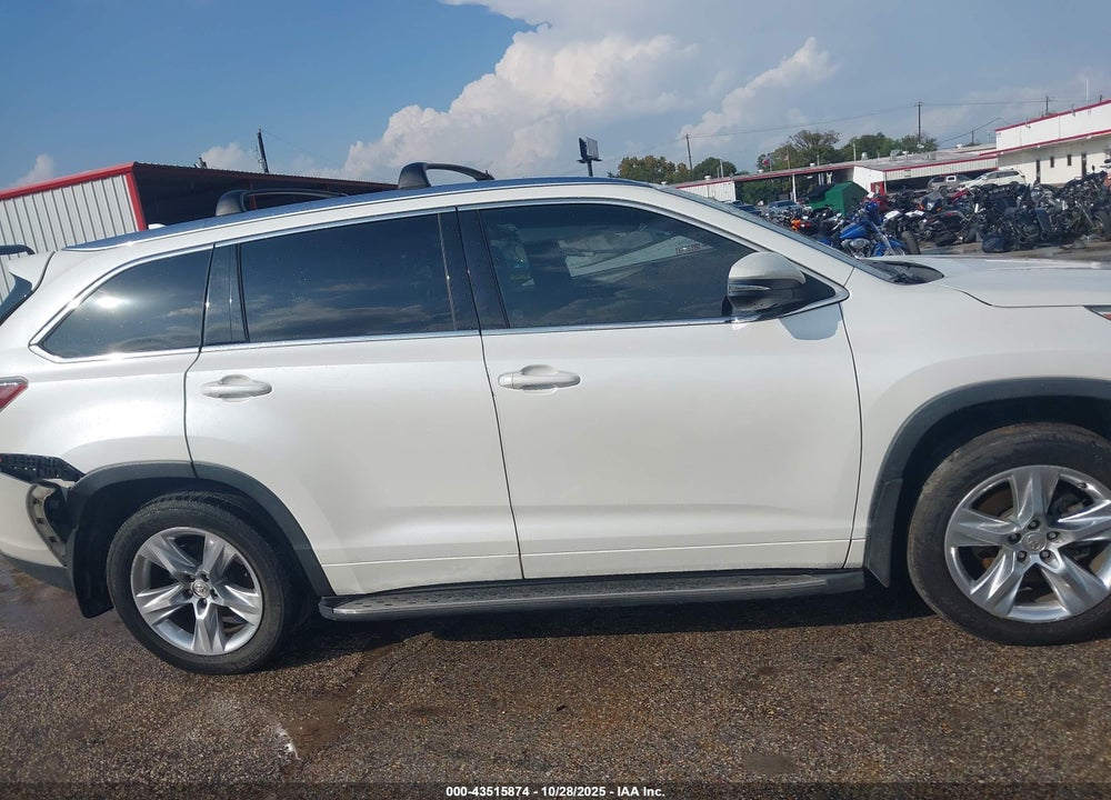 2015 TOYOTA HIGHLANDER LIMITED PLATINUM V6 VIN: 5TDYKRFH7FS111360