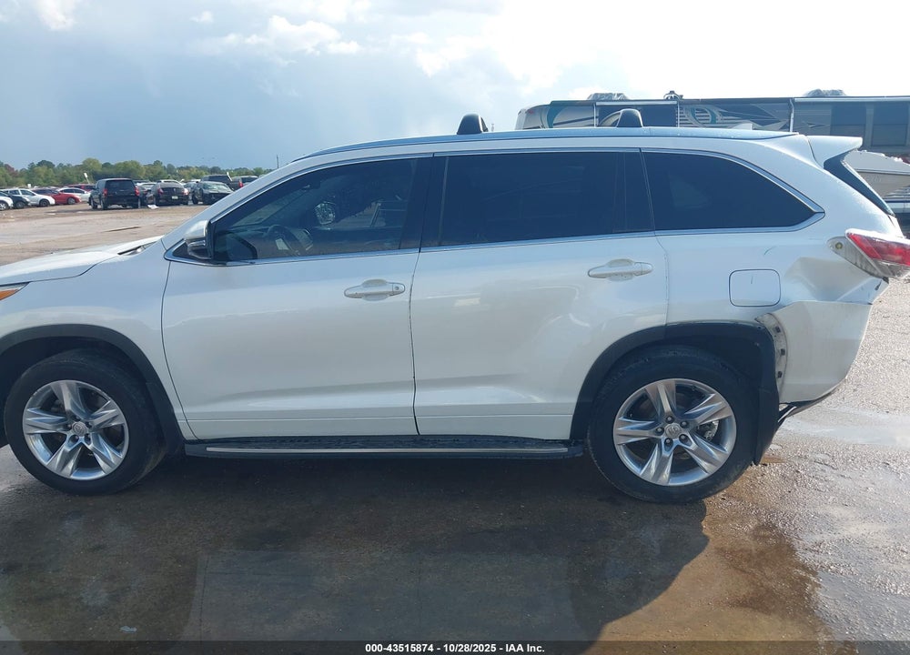 2015 TOYOTA HIGHLANDER LIMITED PLATINUM V6 VIN: 5TDYKRFH7FS111360