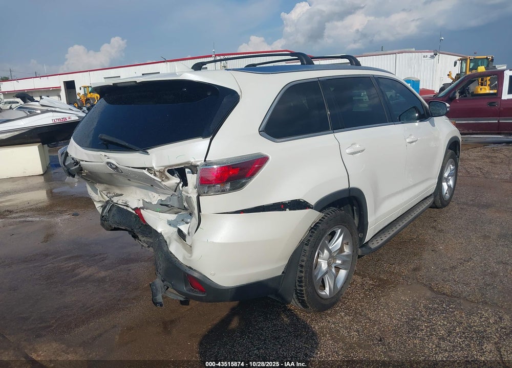 2015 TOYOTA HIGHLANDER LIMITED PLATINUM V6 VIN: 5TDYKRFH7FS111360